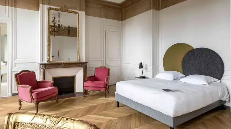 Patine sur murs et moulures